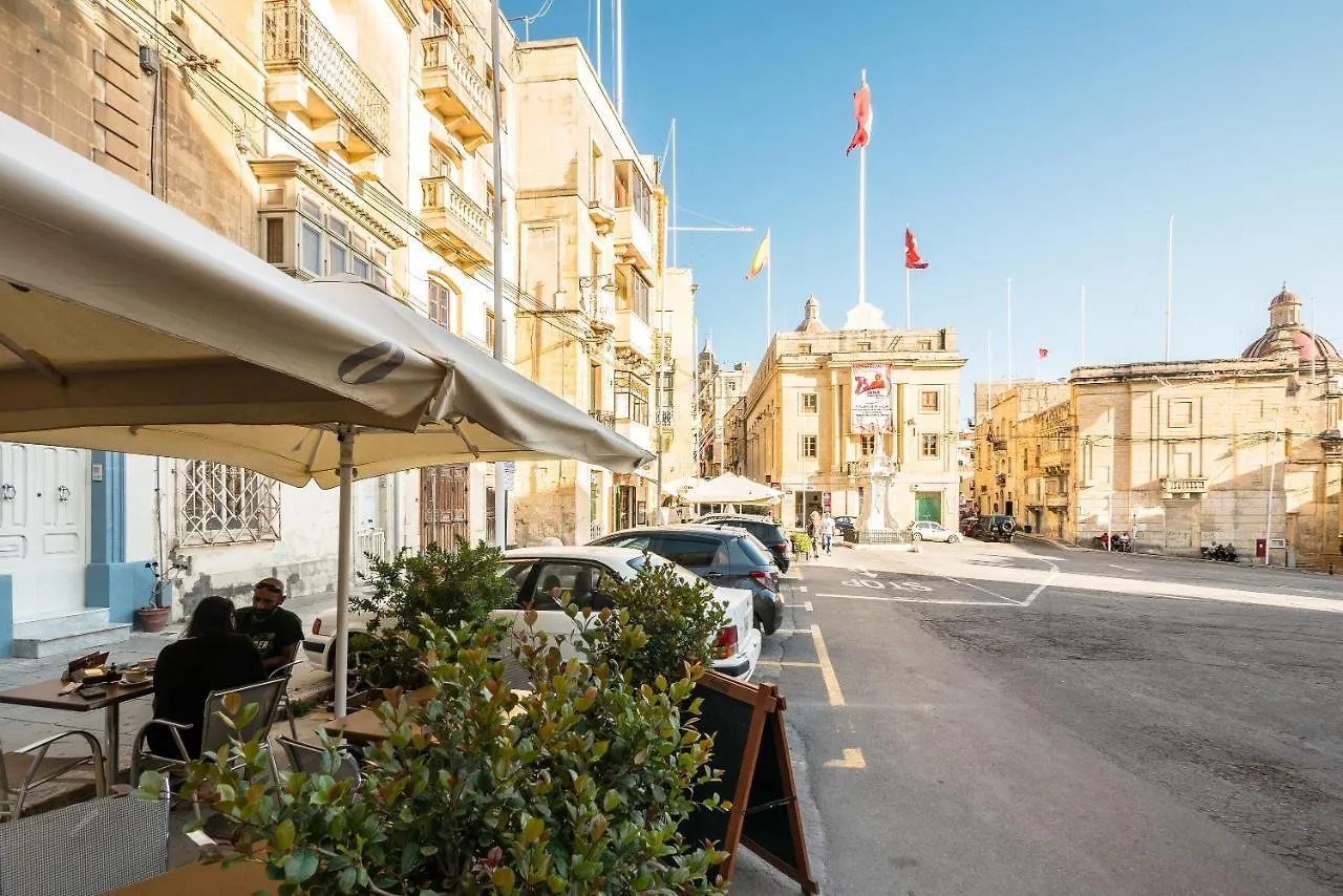 Vittoriosa Seafront Highly Furnished Apartment Fl 4 0*, Birgu
